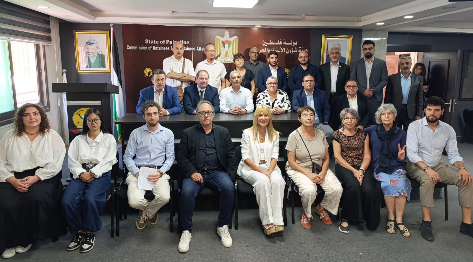 أبو  الحمص يطلع وفداً فرنسياً ووفداً  من منظمة التحرير الفلسطينية على أوضاع الأسرى في سجون الاحتلال